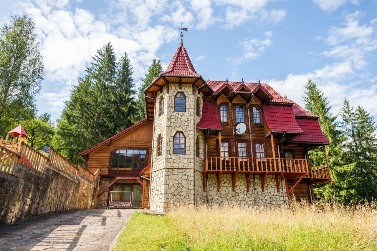 Hôtel Альпина à Yaremtche Extérieur photo