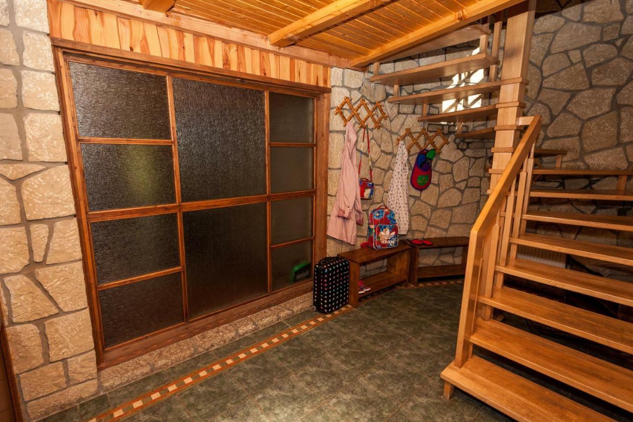 Hôtel Альпина à Yaremtche Extérieur photo