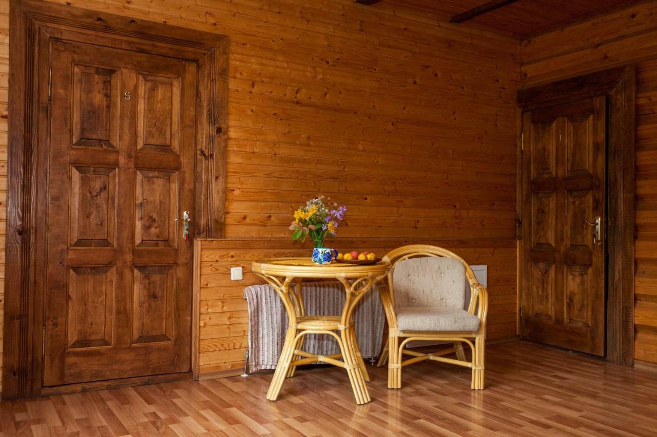 Hôtel Альпина à Yaremtche Extérieur photo