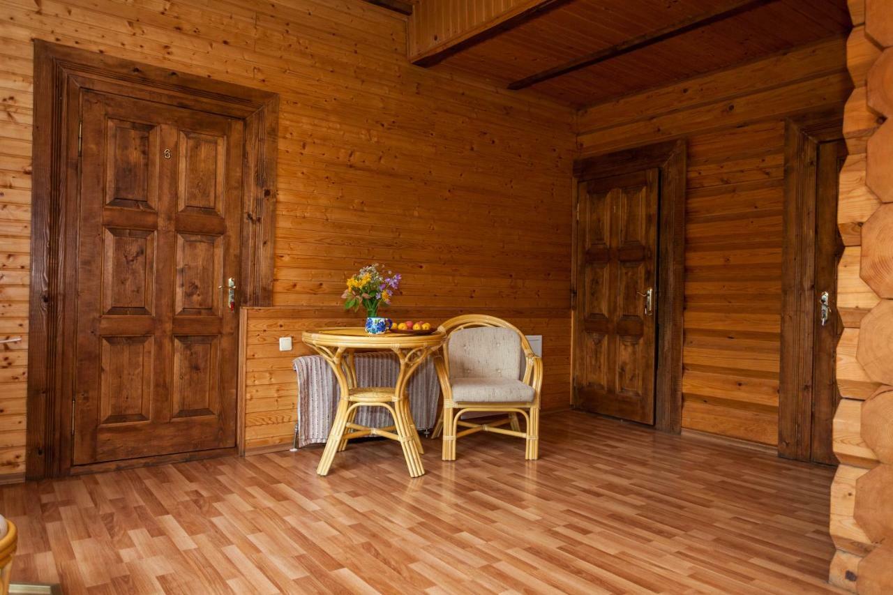 Hôtel Альпина à Yaremtche Extérieur photo