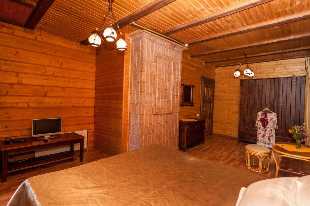 Hôtel Альпина à Yaremtche Extérieur photo
