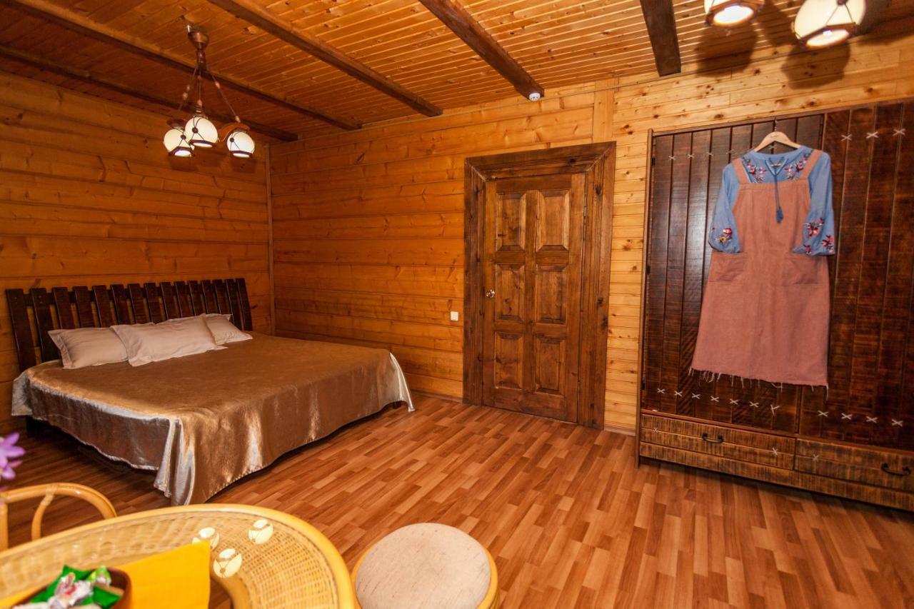 Hôtel Альпина à Yaremtche Extérieur photo